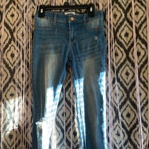 Cute ripped old navy jeans 👖